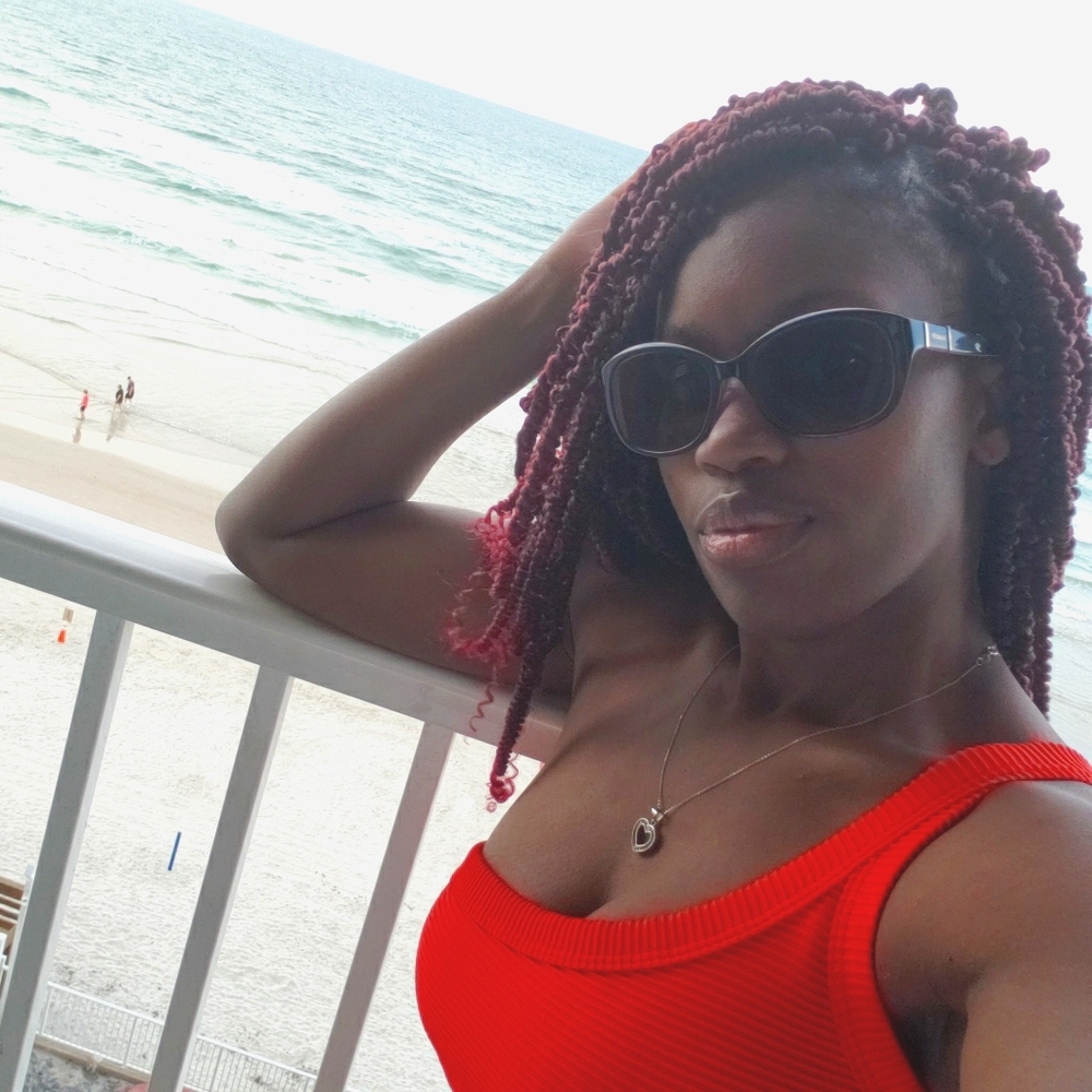 Meet your Posher, Nikkia